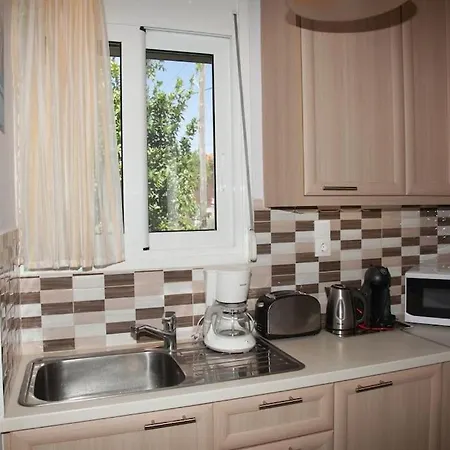 Irini's Traditional Kefalonian House Дом отдыха *