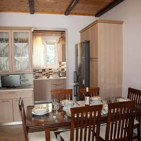 Irini's Traditional Kefalonian House Feriehus
