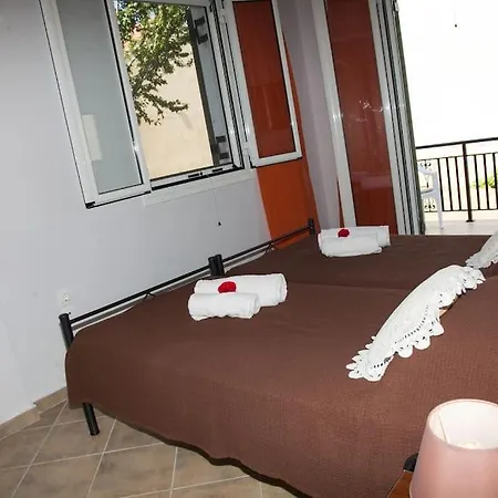 Irini's Traditional Kefalonian House Feriehus *