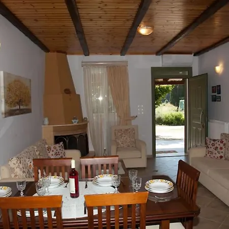 Irini's Traditional Kefalonian House Feriehus *