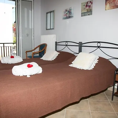 Irini's Traditional Kefalonian House بيت للعطل *
