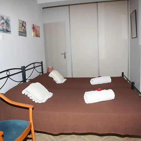 Irini's Traditional Kefalonian House Feriehus *