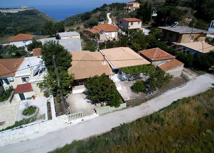 Irini's Traditional Kefalonian House Semesterbostad *