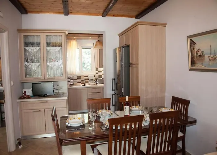 Irini's Traditional Kefalonian House Semesterbostad
