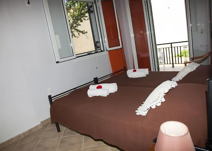 Irini's Traditional Kefalonian House Semesterbostad *