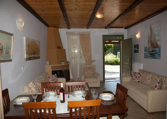 Irini's Traditional Kefalonian House Semesterbostad *