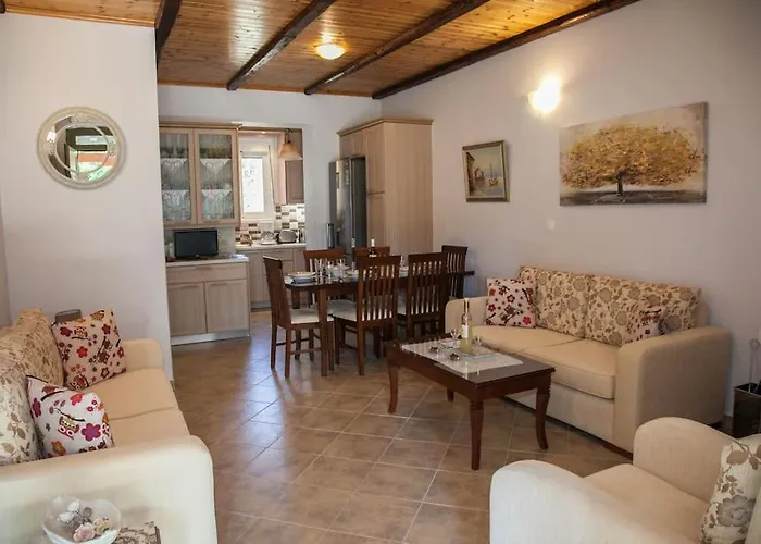 Irini's Traditional Kefalonian House Semesterbostad *