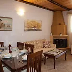 Irini's Traditional Kefalonian House 里科索翁