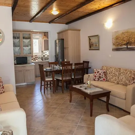 Irini's Traditional Kefalonian House Holiday home *